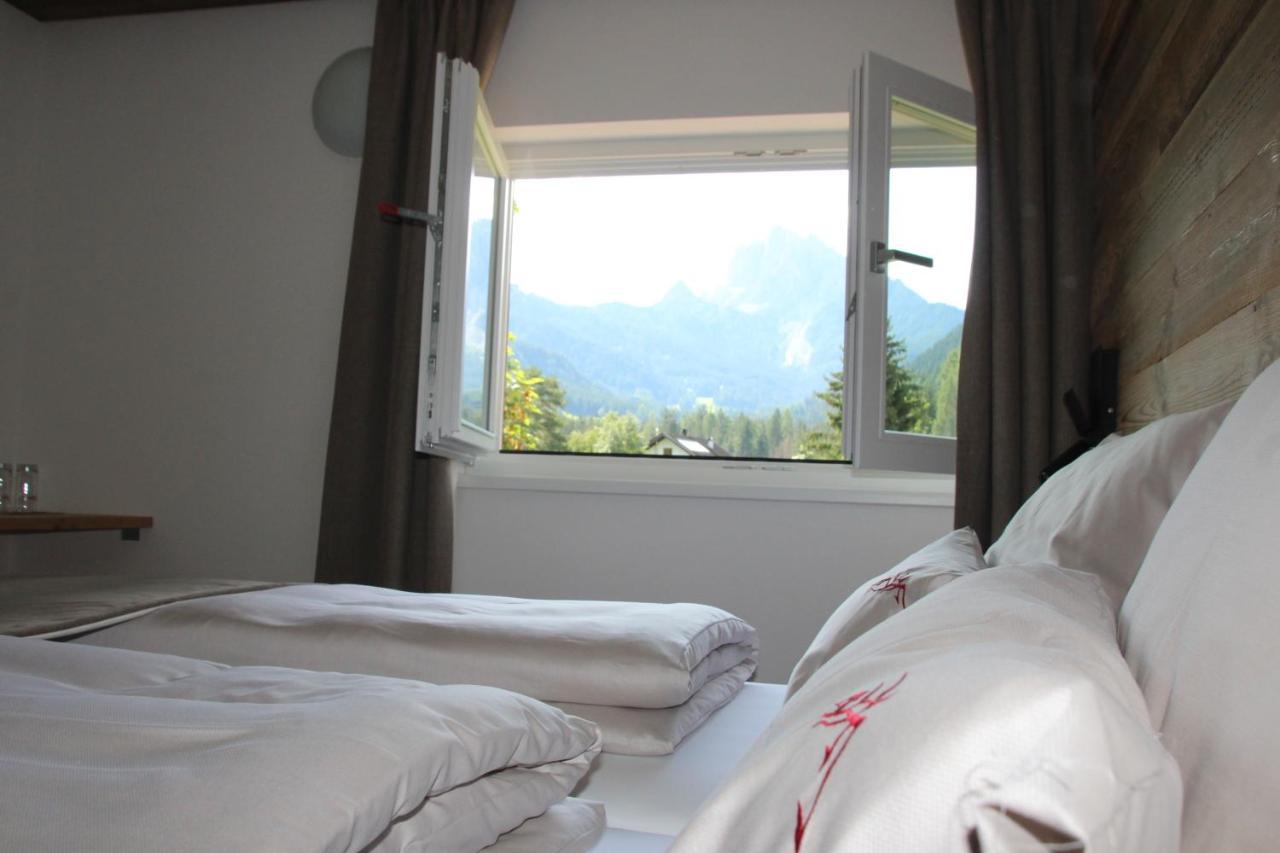 Hotel Garni Bergblick Braies  Exterior foto